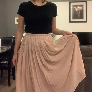 H&M pleated beige midi skirt